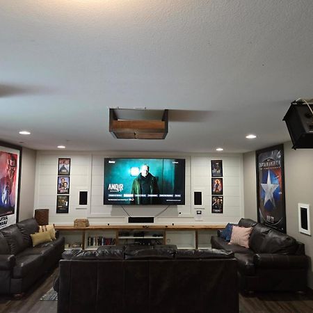Premier Retreat With Hot Tub, Theater & Pool Table Βίλα Hollister Εξωτερικό φωτογραφία