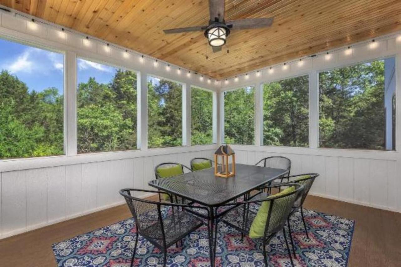 Premier Retreat With Hot Tub, Theater & Pool Table Βίλα Hollister Εξωτερικό φωτογραφία