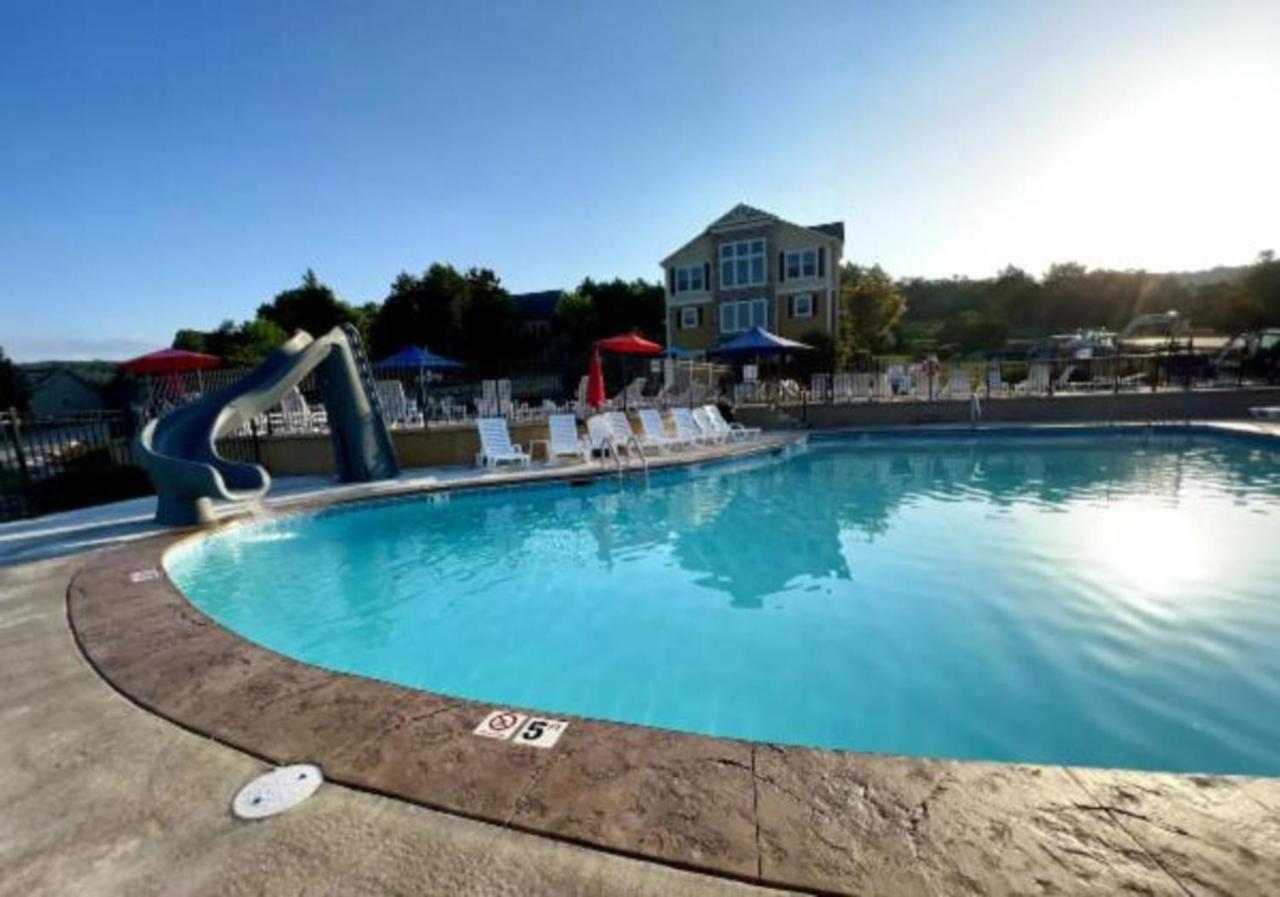 Premier Retreat With Hot Tub, Theater & Pool Table Βίλα Hollister Εξωτερικό φωτογραφία