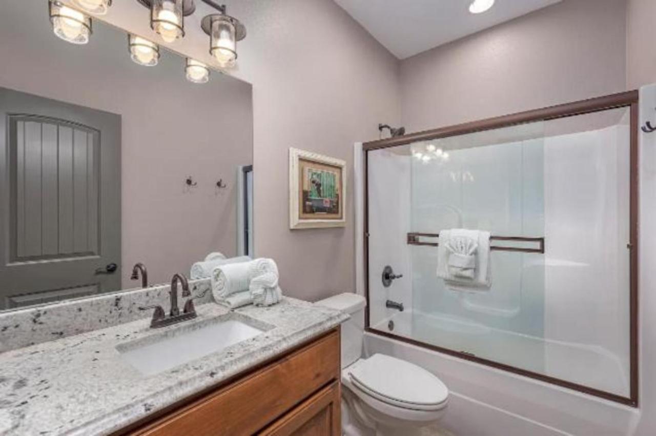 Premier Retreat With Hot Tub, Theater & Pool Table Βίλα Hollister Εξωτερικό φωτογραφία