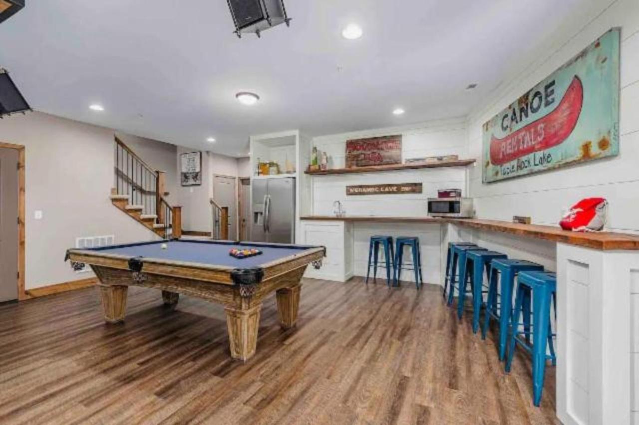 Premier Retreat With Hot Tub, Theater & Pool Table Βίλα Hollister Εξωτερικό φωτογραφία