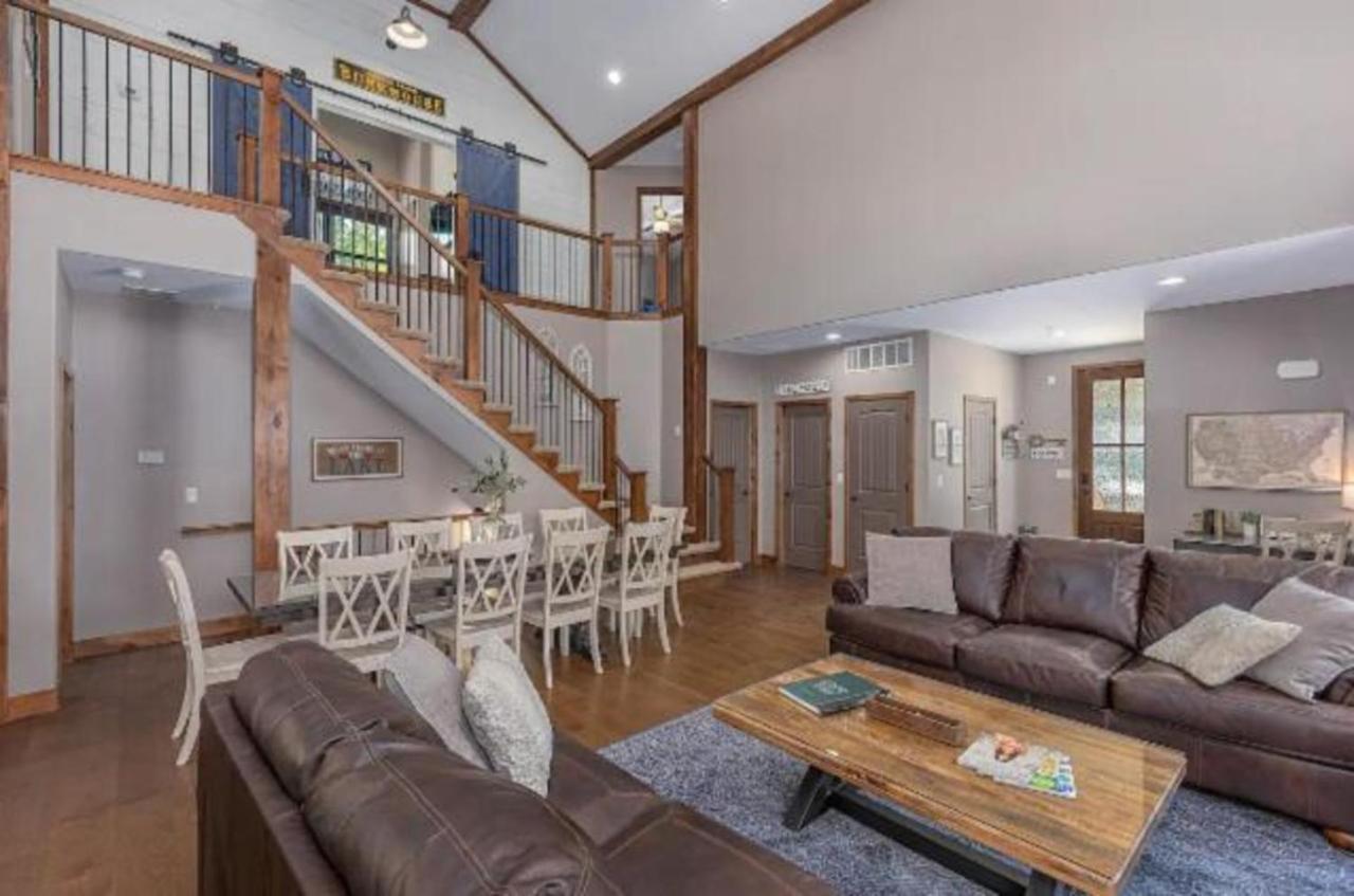 Premier Retreat With Hot Tub, Theater & Pool Table Βίλα Hollister Εξωτερικό φωτογραφία